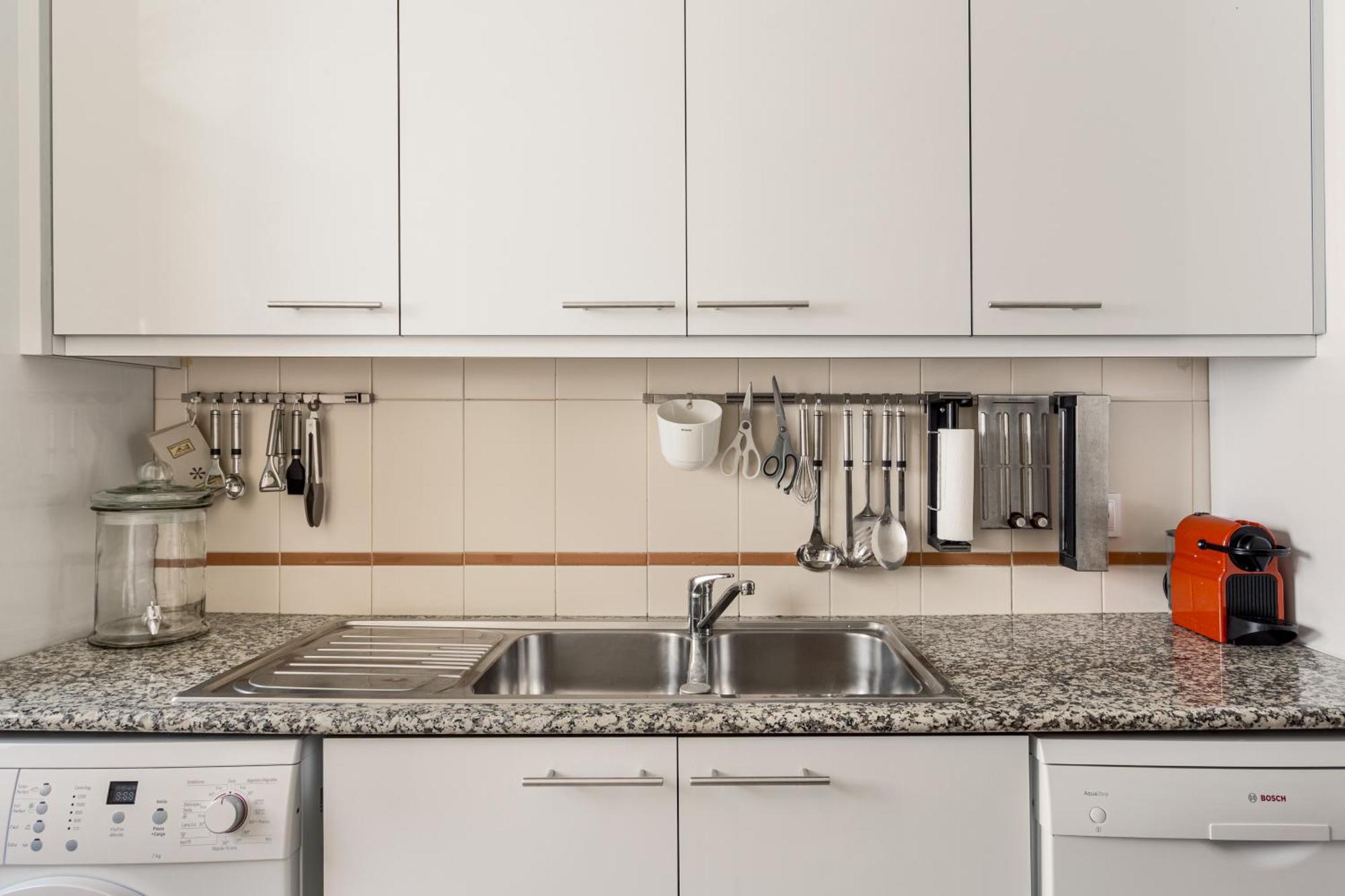 Apartment Saldanha Retreat 2br & Parking By Host For Us Lisbon