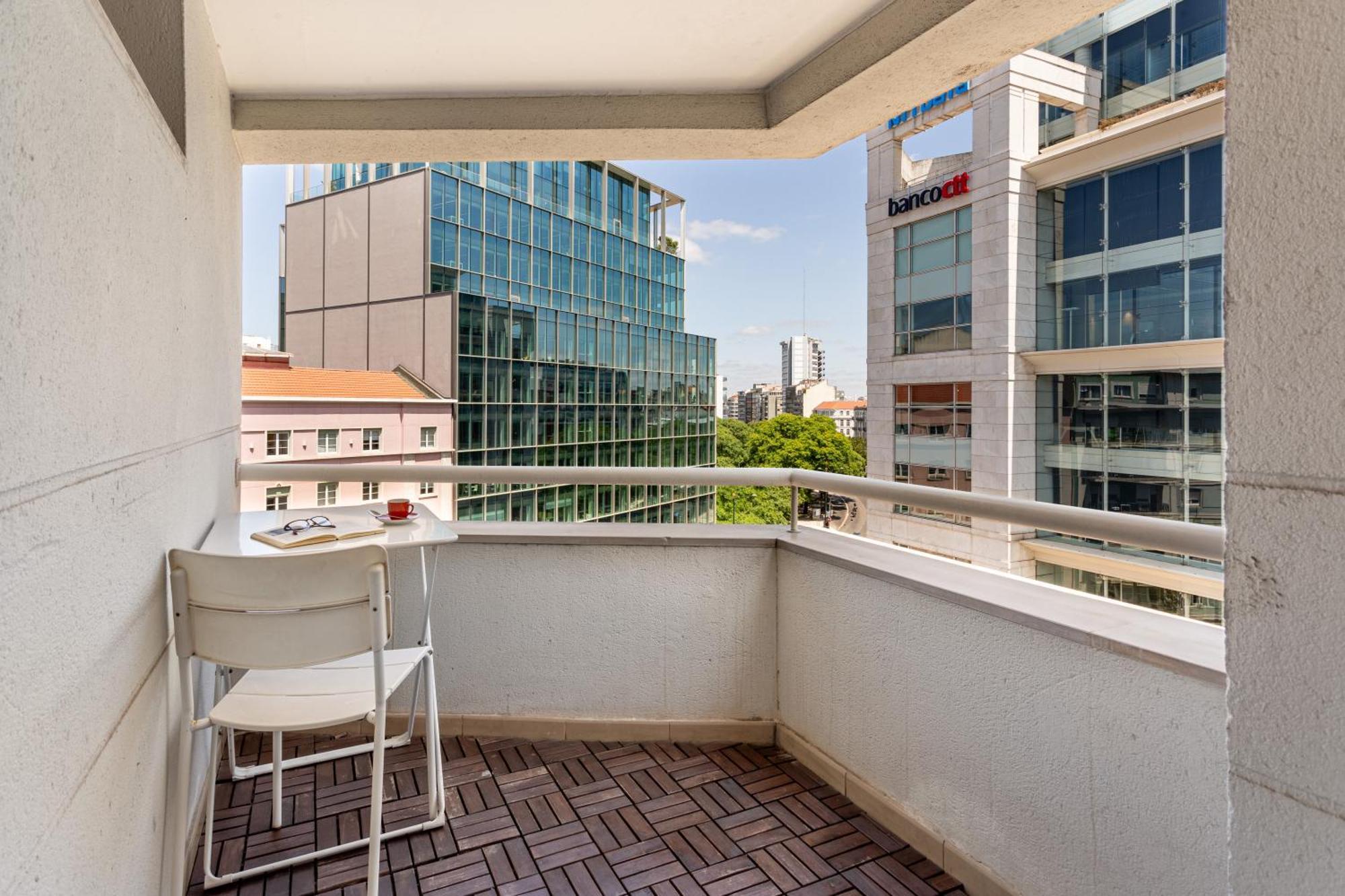 Saldanha Retreat 2br & Parking By Host For Us * Lisbon